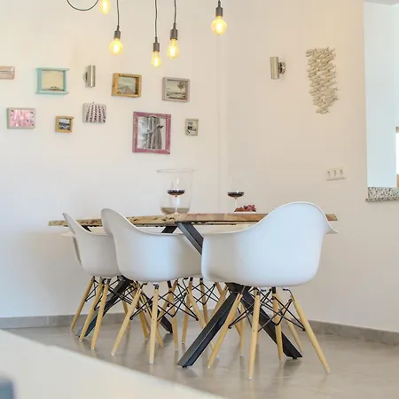 Achaman - Peace, Sea Views And Heated Pool 度假居 *