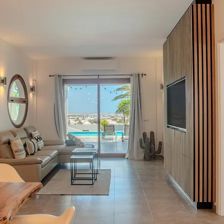 Prázdninový dům Achaman - Peace, Sea Views And Heated Pool Playa Blanca (Lanzarote)
