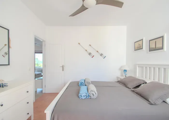 Achaman - Peace, Sea Views And Heated Pool 펜션