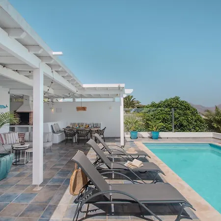 بيت للعطل Achaman - Peace, Sea Views And Heated Pool *