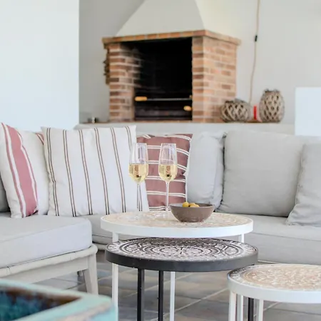 بيت للعطل Achaman - Peace, Sea Views And Heated Pool *